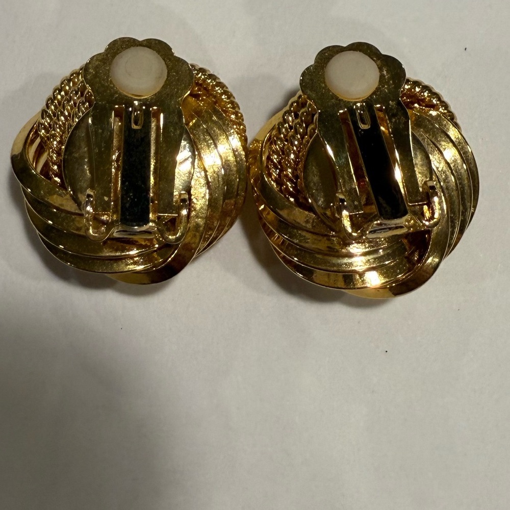 Vintage 1980s-1990s Gold-Tone Knot Clip-On Earrings - Picture 2 of 6